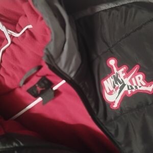 Boys Large Nike Air Black and Red Puffer / Jacket / Coat